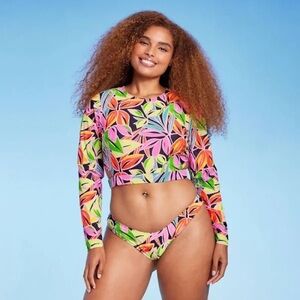 Women's Long Sleeve Cropped Rashguard - Wild Fable Tropical Print L